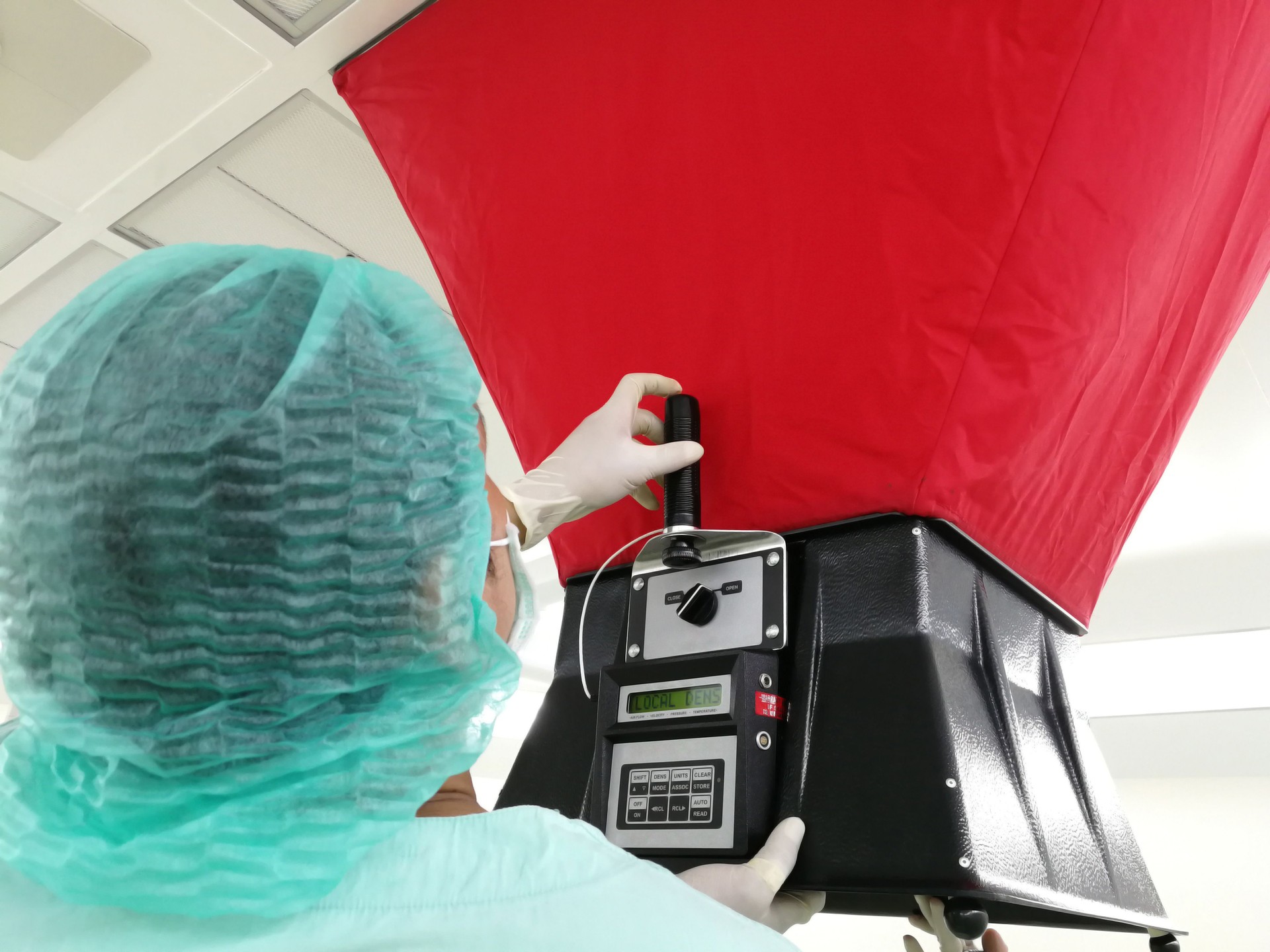 Inspection testing and certification Air velocity, airflow volume and room air change rate - Cleanroom Testing & Certification.